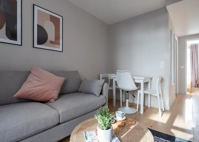 Take It Easy In This Stylish Architect Flat